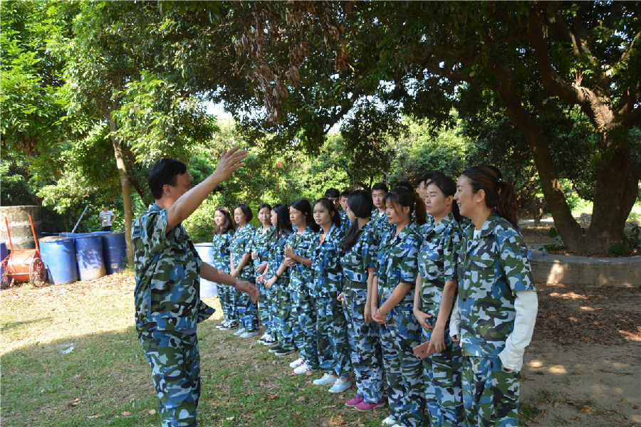 華奇密封件業(yè)務(wù)軍團2017拓展訓練：夢想的力量！